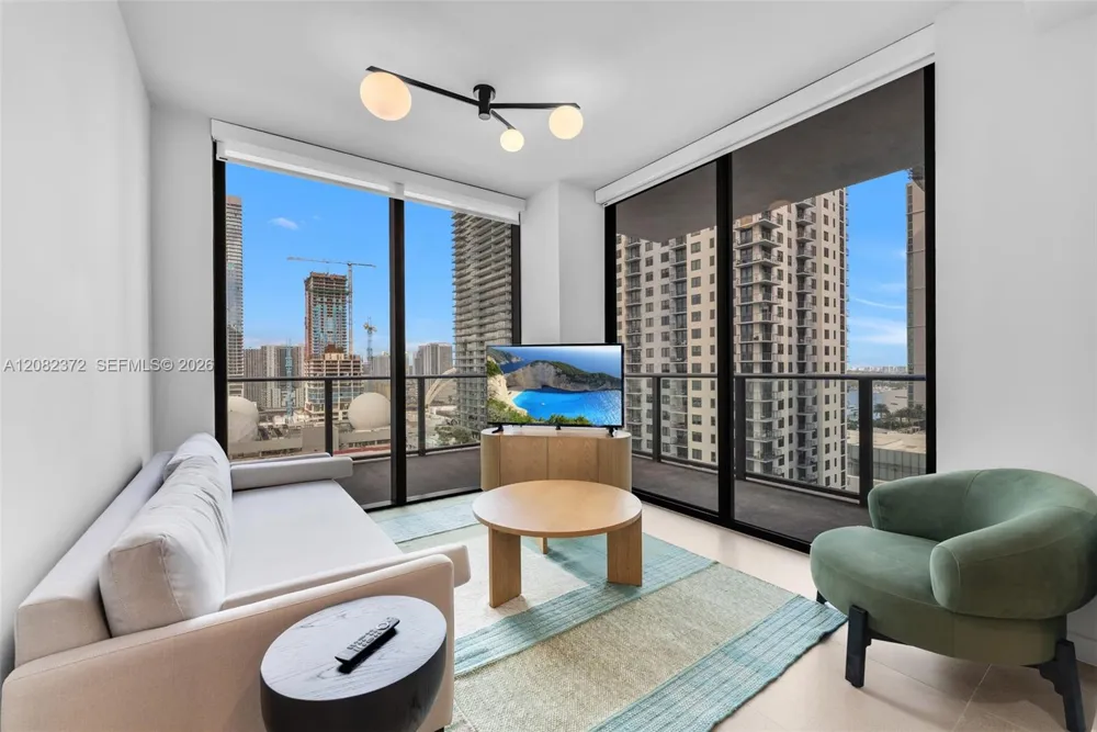 11 NE 6th St #2209 Miami, FL 33132