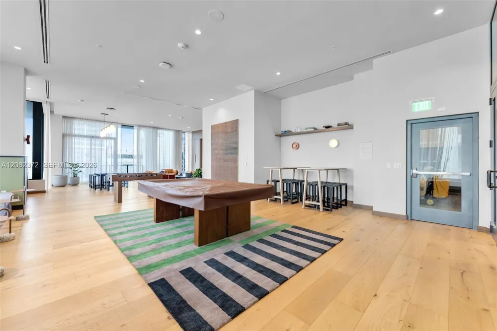 11 NE 6th St #2209 Miami, FL 33132