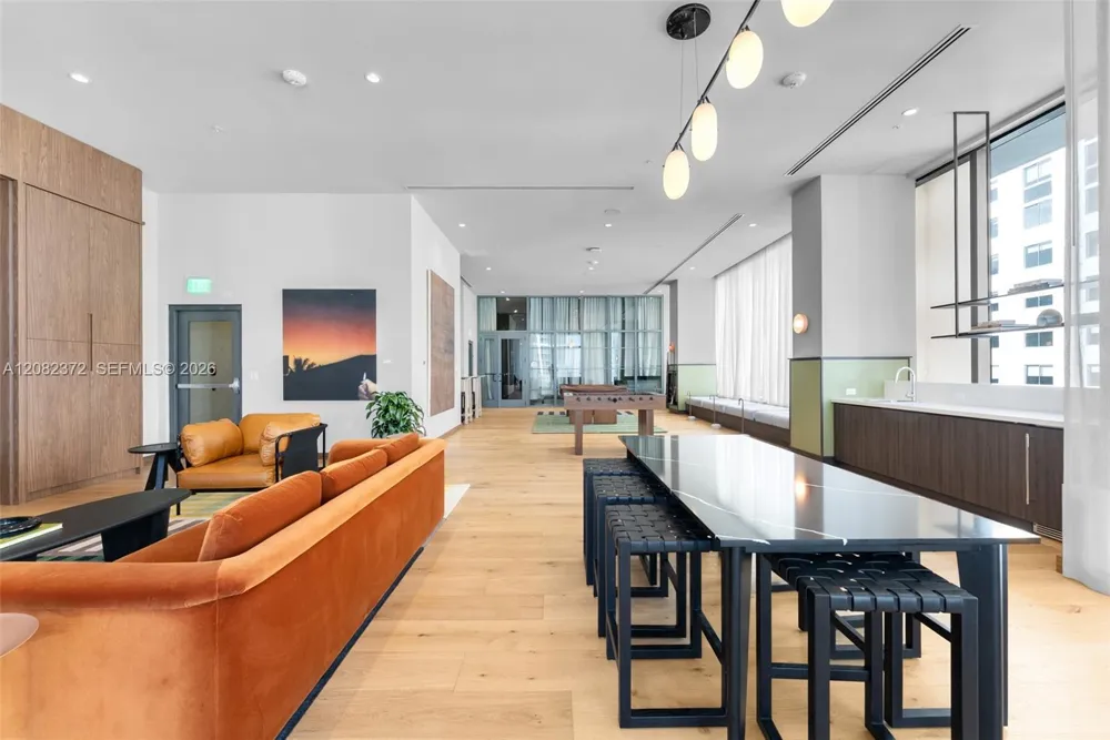 11 NE 6th St #2209 Miami, FL 33132