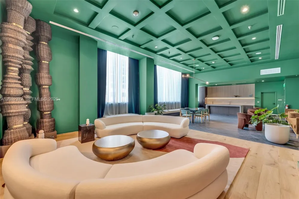 11 NE 6th St #2209 Miami, FL 33132