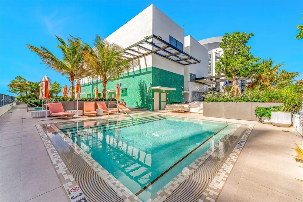 11 NE 6th St #2209 Miami, FL 33132