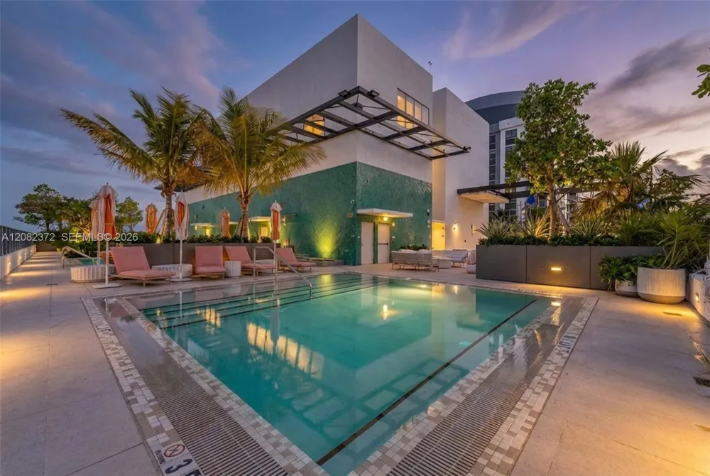 11 NE 6th St #2209 Miami, FL 33132