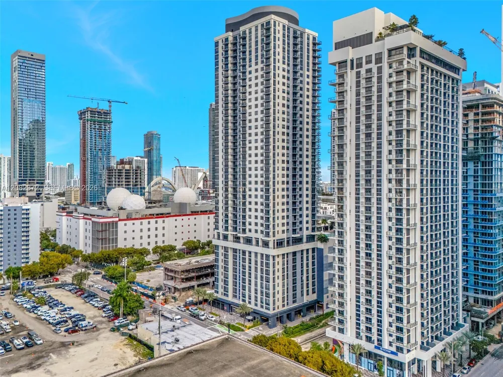 11 NE 6th St #2209 Miami, FL 33132