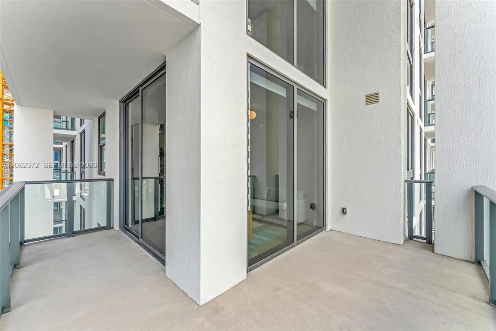 11 NE 6th St #2209 Miami, FL 33132