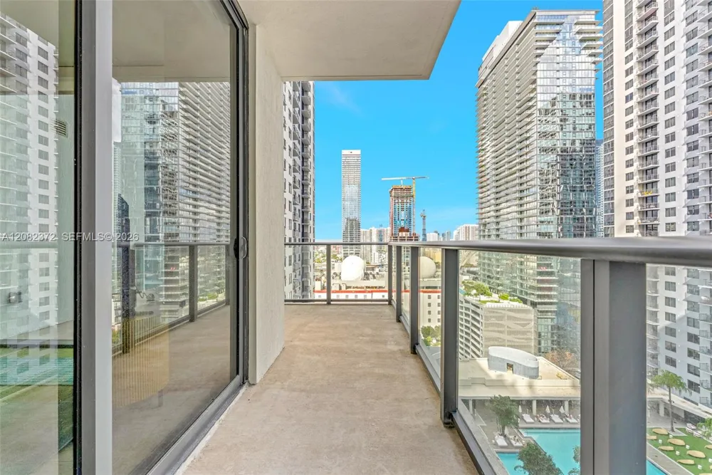 11 NE 6th St #2209 Miami, FL 33132
