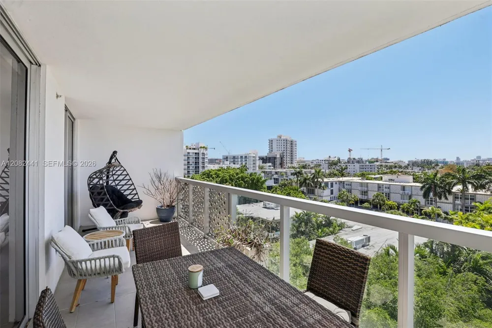 1100 100th St #703 Bay Harbor Islands, FL 33154