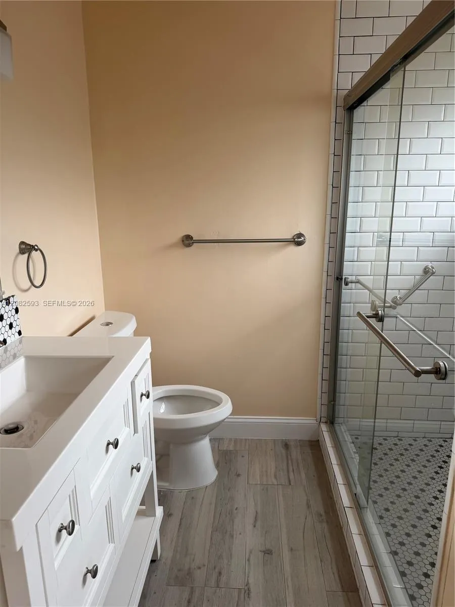 11091 NW 7th St #202-16 Doral, FL 33172