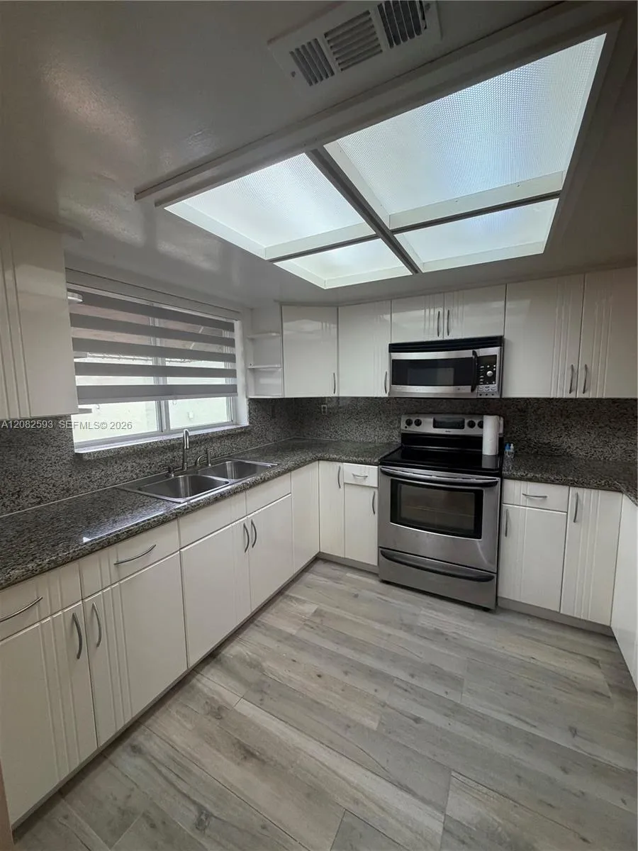 11091 NW 7th St #202-16 Doral, FL 33172