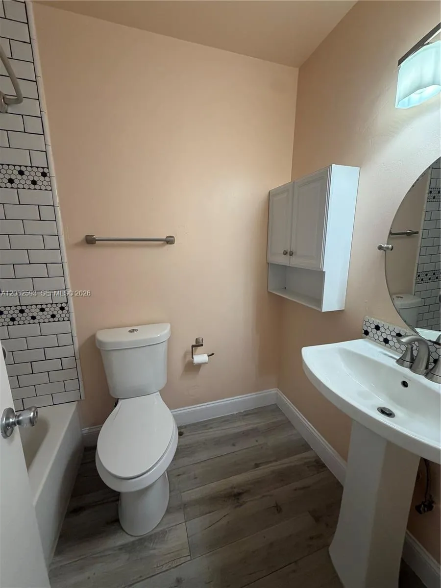 11091 NW 7th St #202-16 Doral, FL 33172