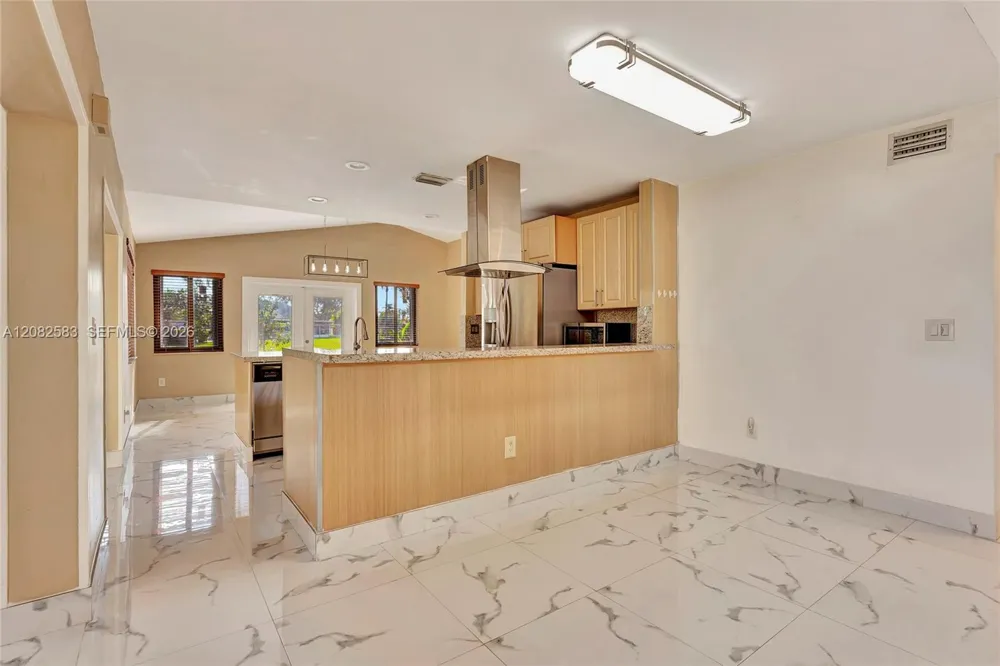 6320 Plymouth Ln Davie, FL 33331