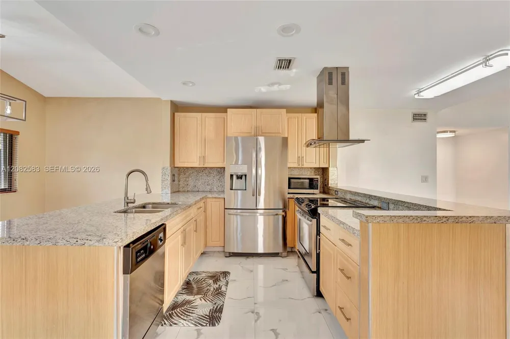 6320 Plymouth Ln Davie, FL 33331