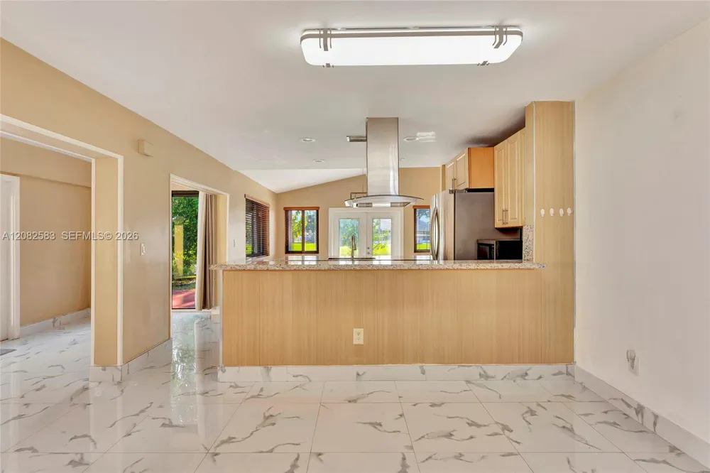 6320 Plymouth Ln Davie, FL 33331