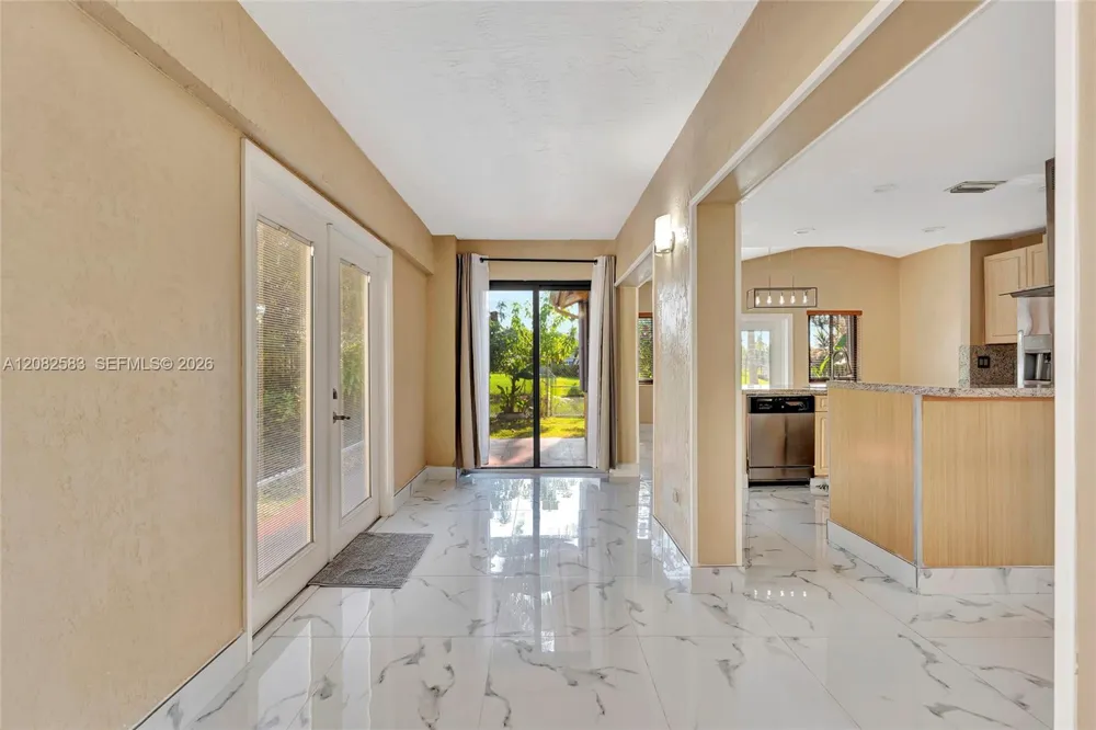 6320 Plymouth Ln Davie, FL 33331