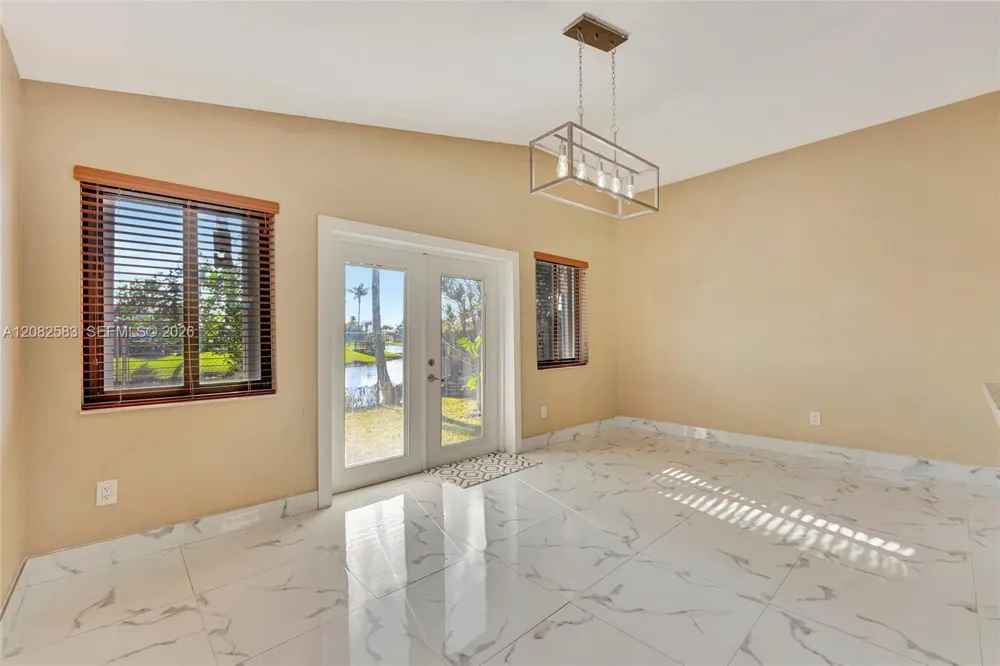6320 Plymouth Ln Davie, FL 33331