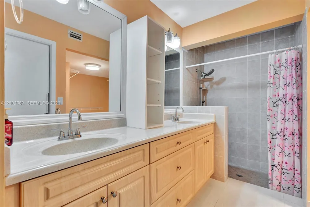 6320 Plymouth Ln Davie, FL 33331