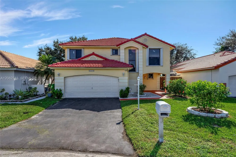 6320 Plymouth Ln Davie, FL 33331