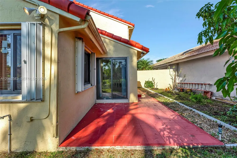 6320 Plymouth Ln Davie, FL 33331