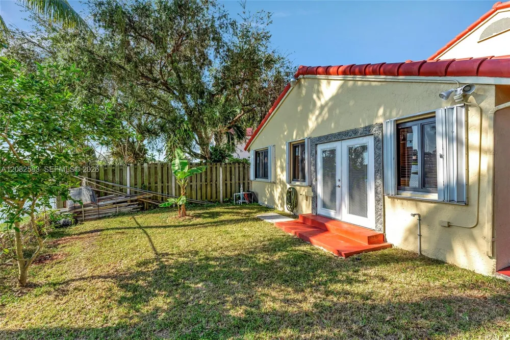 6320 Plymouth Ln Davie, FL 33331