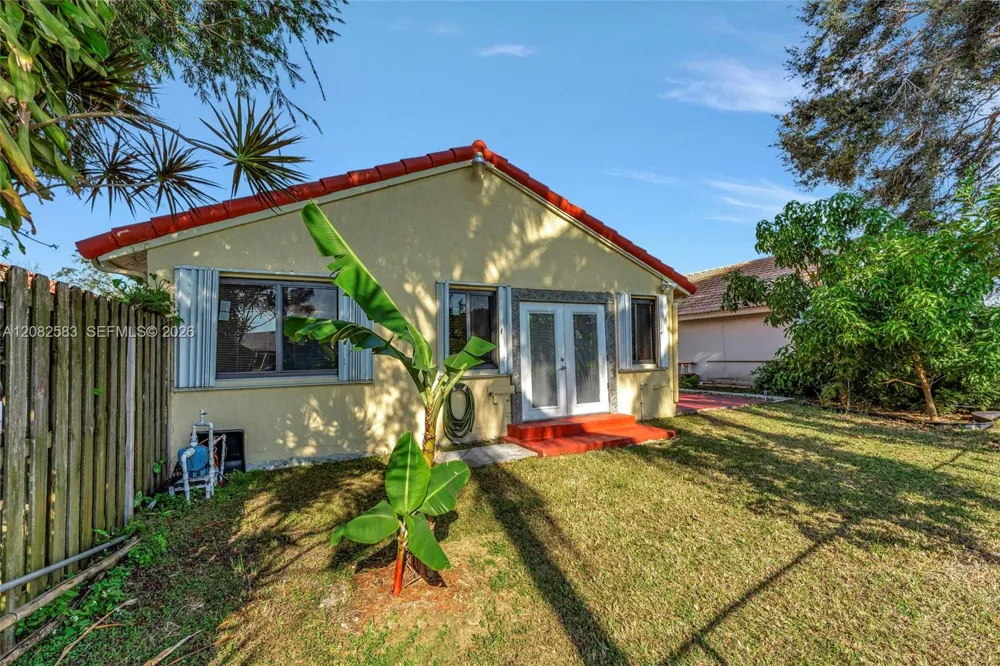 6320 Plymouth Ln Davie, FL 33331