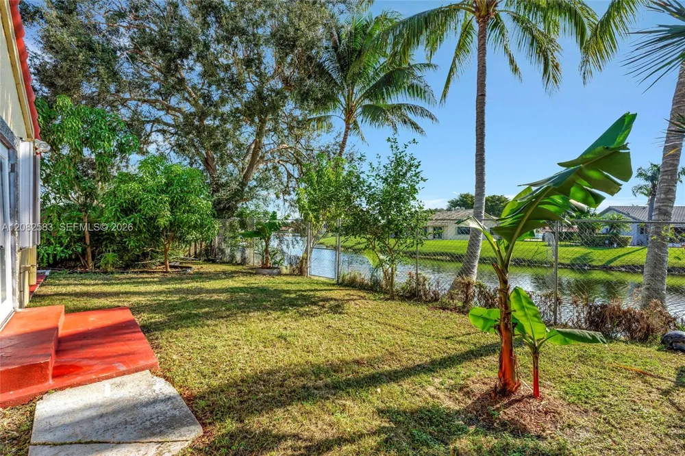 6320 Plymouth Ln Davie, FL 33331