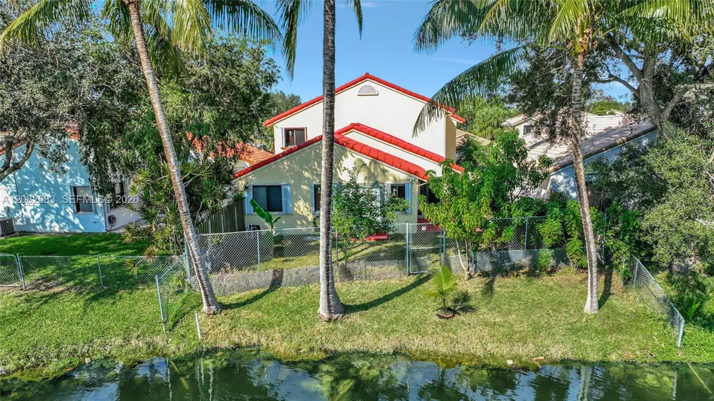 6320 Plymouth Ln Davie, FL 33331