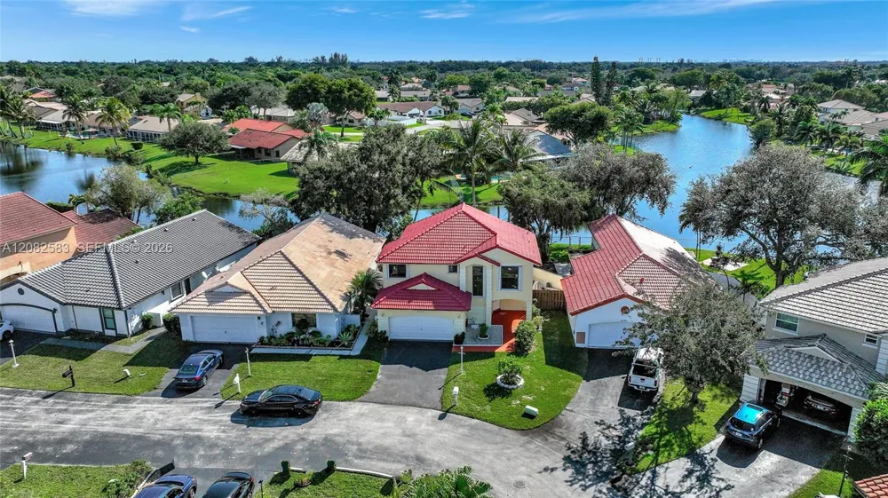 6320 Plymouth Ln Davie, FL 33331