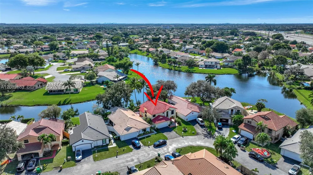 6320 Plymouth Ln Davie, FL 33331