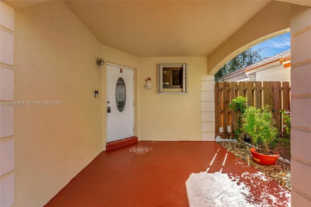 6320 Plymouth Ln Davie, FL 33331