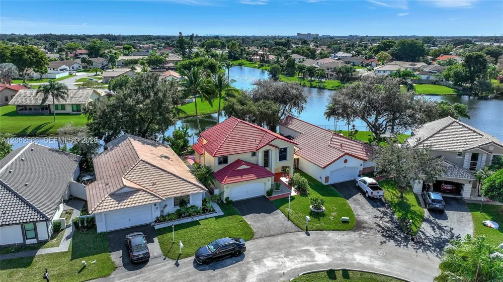 6320 Plymouth Ln Davie, FL 33331