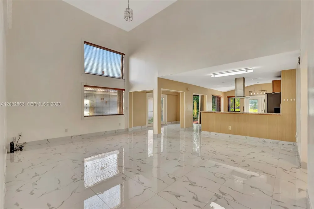 6320 Plymouth Ln Davie, FL 33331