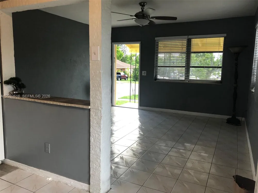 725 SW 8th Ave #A Hallandale Beach, FL 33009