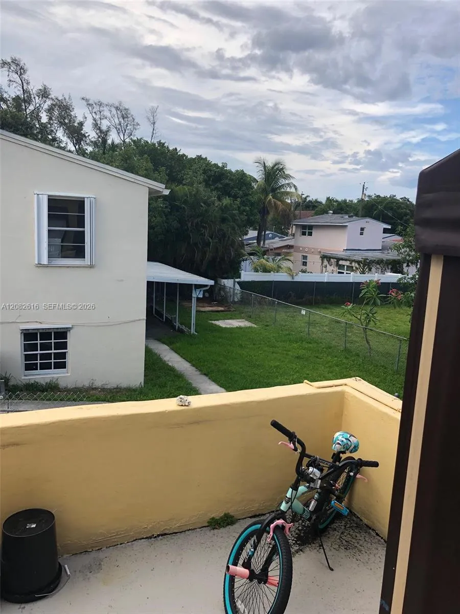 725 SW 8th Ave #A Hallandale Beach, FL 33009