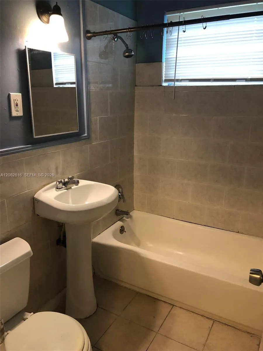 725 SW 8th Ave #A Hallandale Beach, FL 33009