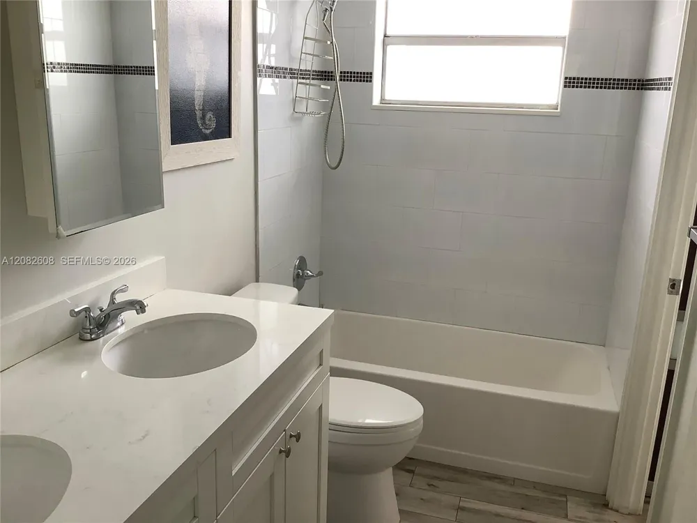 5181 W Oakland Park Blvd #112 Lauderdale Lakes, FL 33313