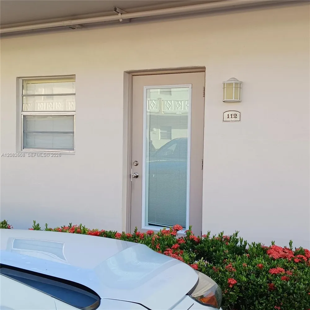 5181 W Oakland Park Blvd #112 Lauderdale Lakes, FL 33313