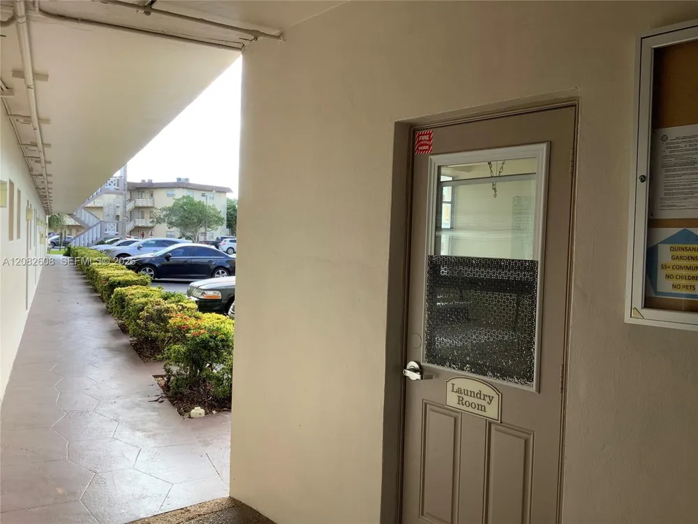5181 W Oakland Park Blvd #112 Lauderdale Lakes, FL 33313