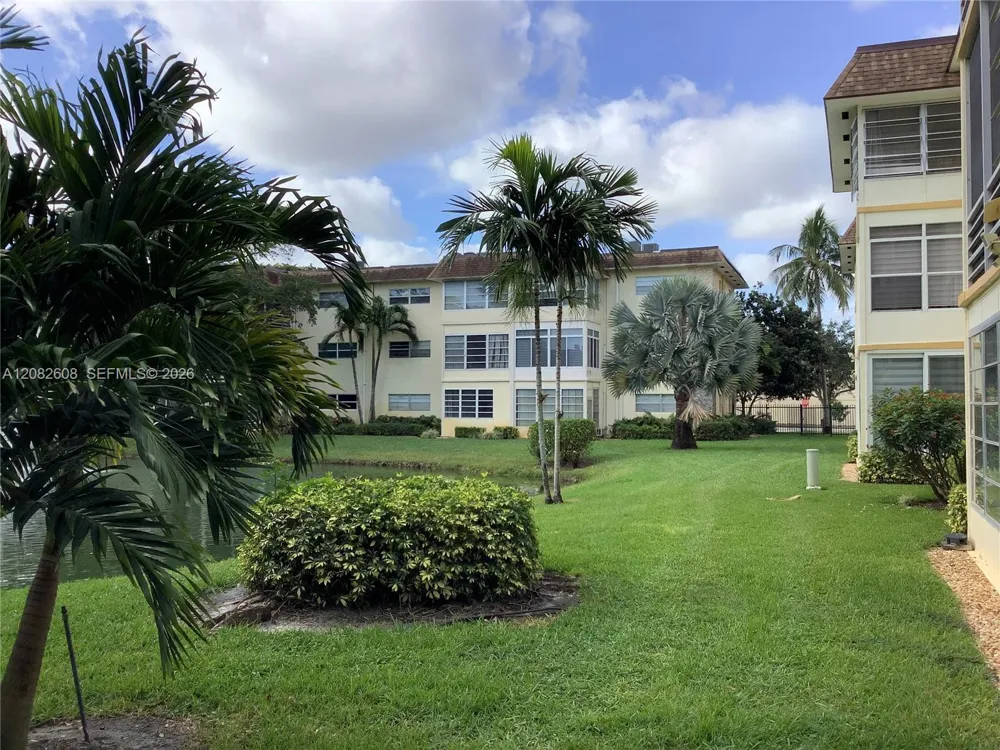 5181 W Oakland Park Blvd #112 Lauderdale Lakes, FL 33313