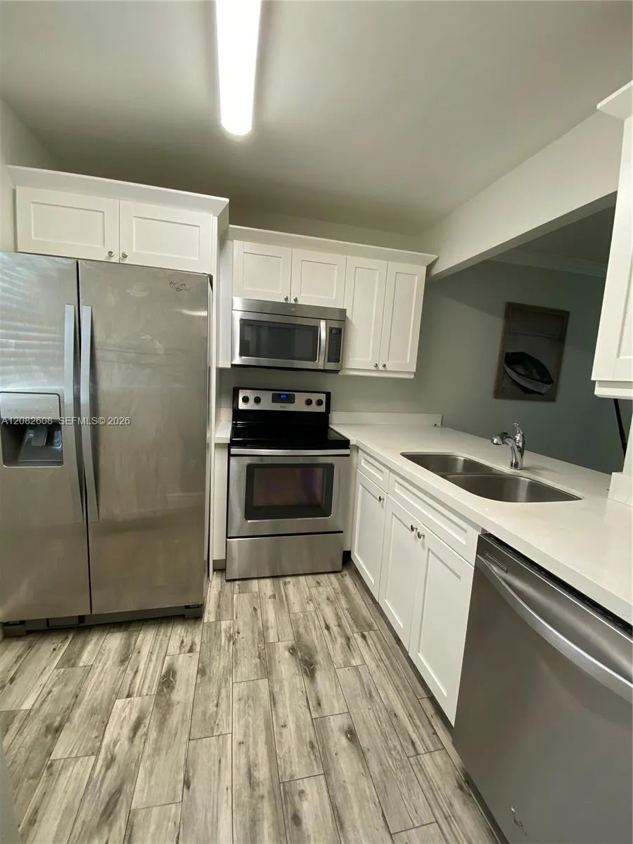 5181 W Oakland Park Blvd #112 Lauderdale Lakes, FL 33313