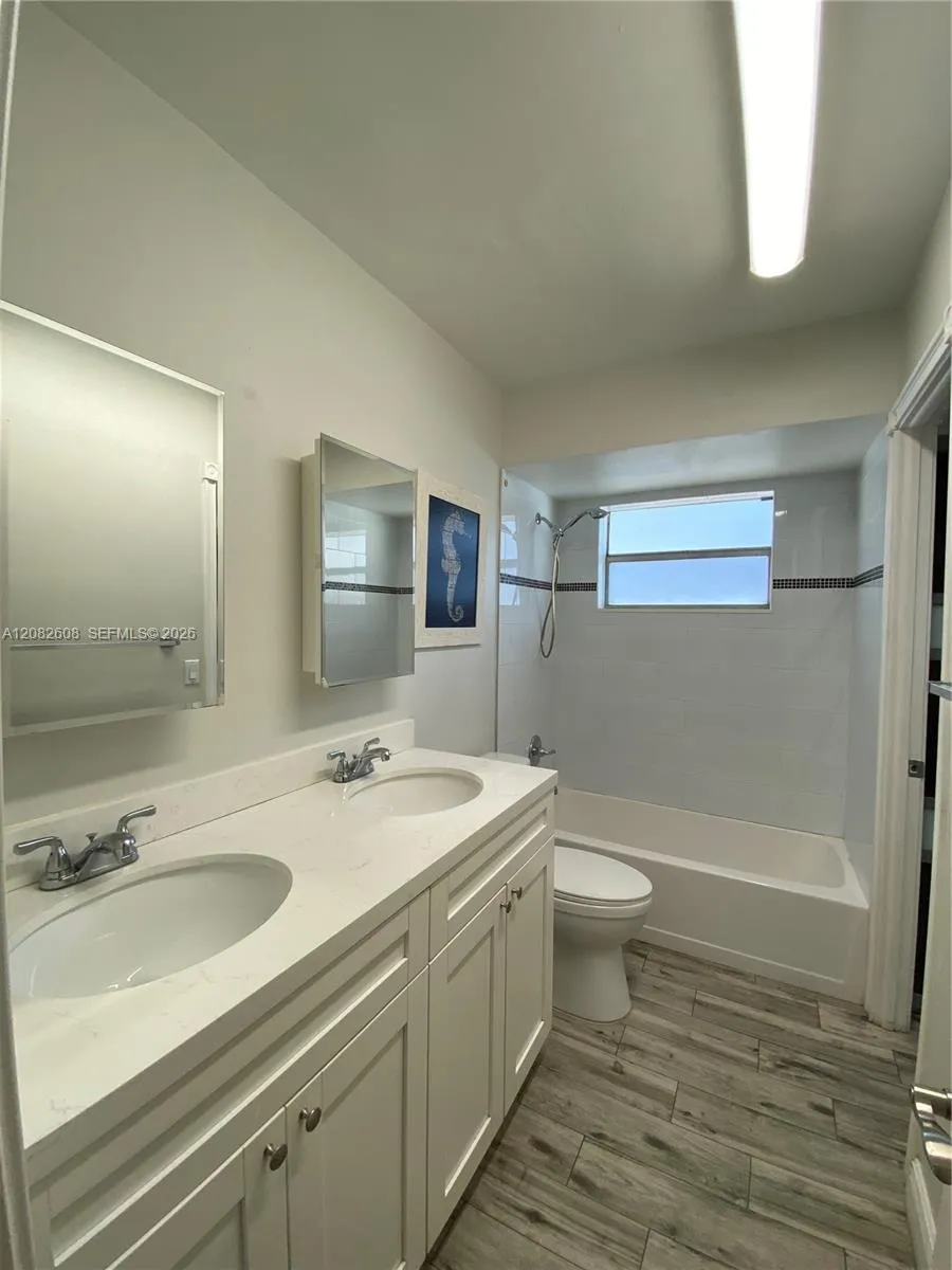 5181 W Oakland Park Blvd #112 Lauderdale Lakes, FL 33313