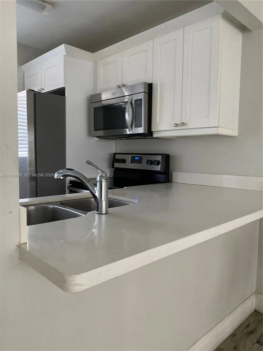 5181 W Oakland Park Blvd #112 Lauderdale Lakes, FL 33313