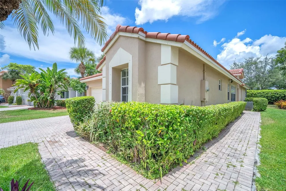 17002 NW 10th St #17002 Pembroke Pines, FL 33028