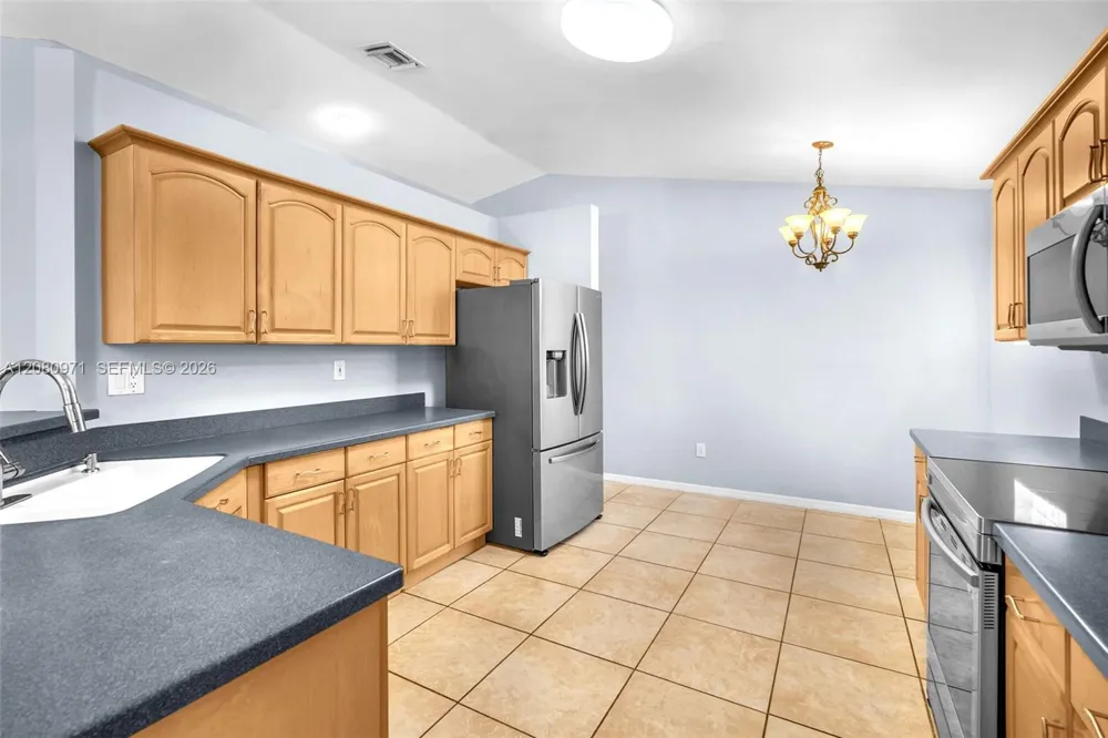 17002 NW 10th St #17002 Pembroke Pines, FL 33028