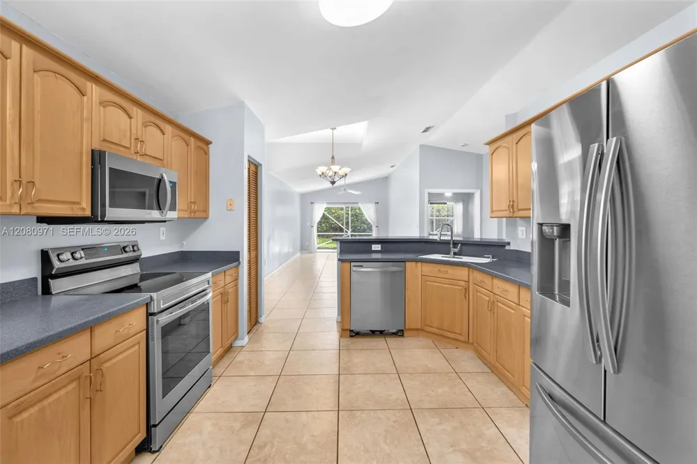 17002 NW 10th St #17002 Pembroke Pines, FL 33028