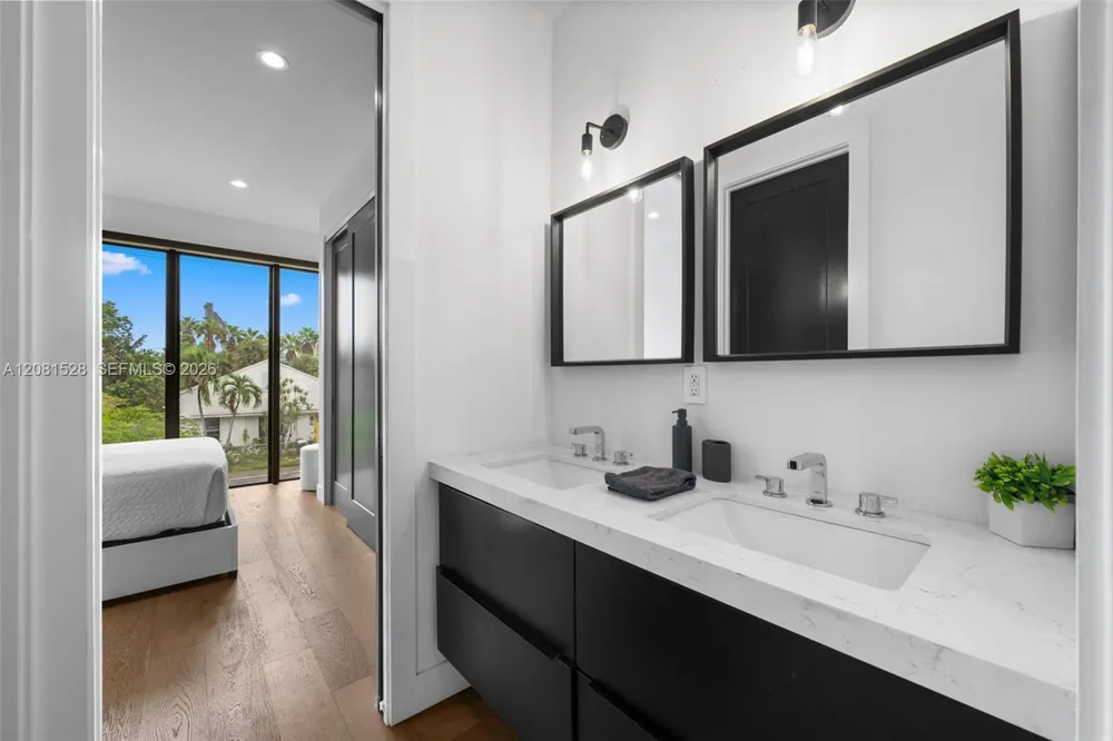 257 NW 39th St #257 Miami, FL 33127