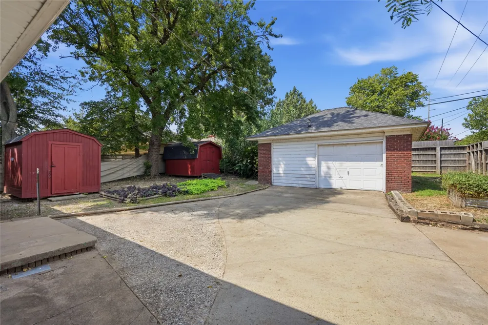 1302 S Elwood Avenue Tulsa, OK 74119