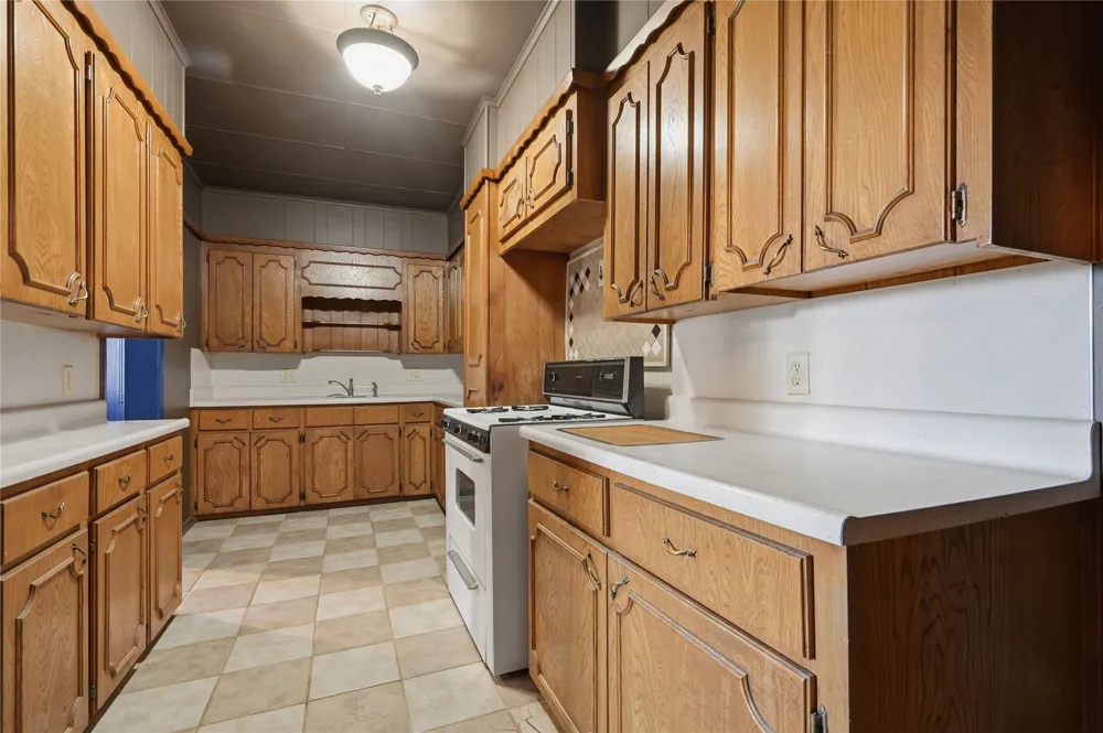 1302 S Elwood Avenue Tulsa, OK 74119