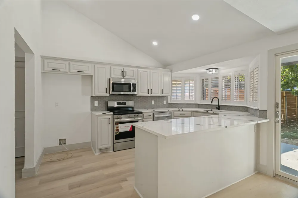 1742 Marblehead Drive Lewisville, TX 75067