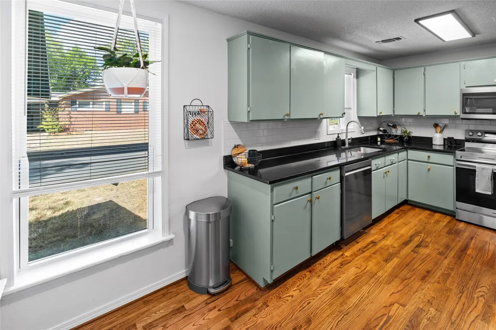 613 Houston Street Sulphur Springs, TX 75482