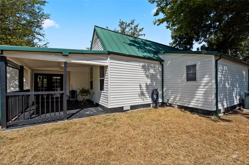 613 Houston Street Sulphur Springs, TX 75482
