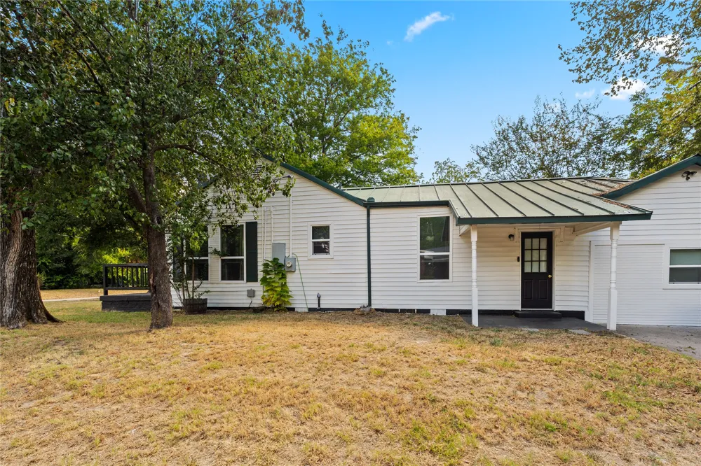 613 Houston Street Sulphur Springs, TX 75482